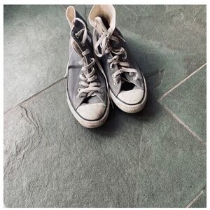 Converse Chuck Taylor All Star High Top Shoes grey size 7.5 M or 9.5 W